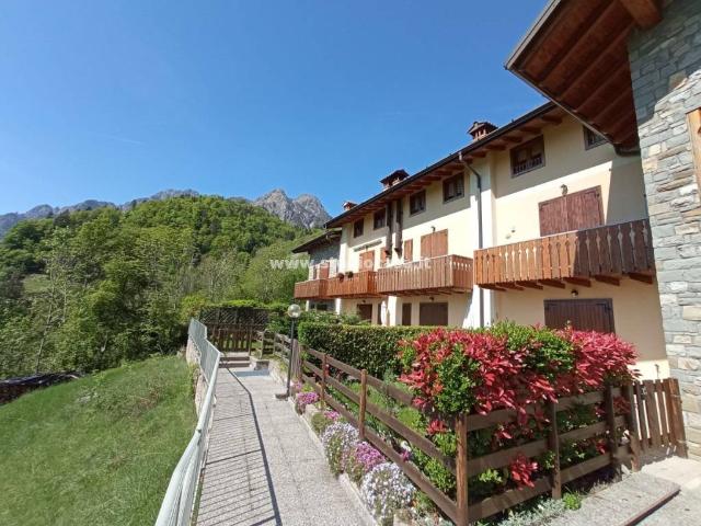 Appartamento in vendita a Oneta, Lombardia