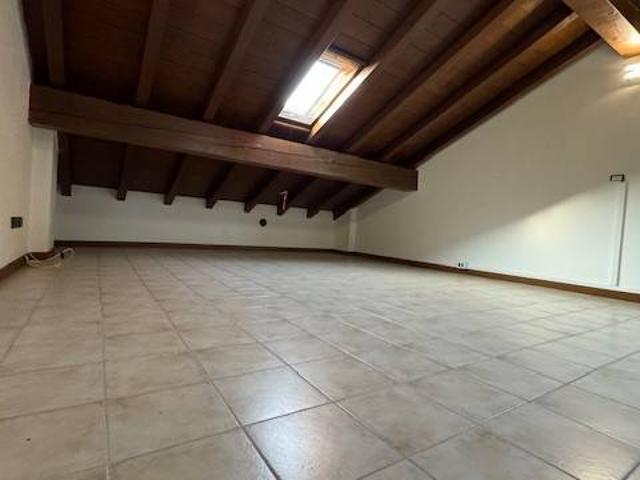 Appartamento in vendita a Locate Triulzi, Lombardia