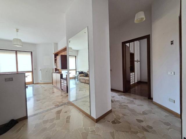 Appartamento in vendita a Locate Triulzi, Lombardia