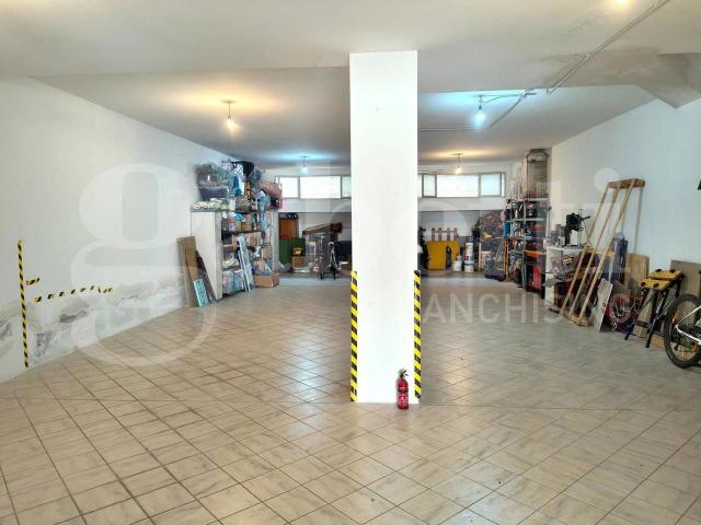 Box in vendita a Su Brugu, Oristano