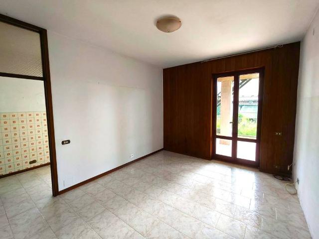 Appartamento in vendita a Orsenigo, Lombardia