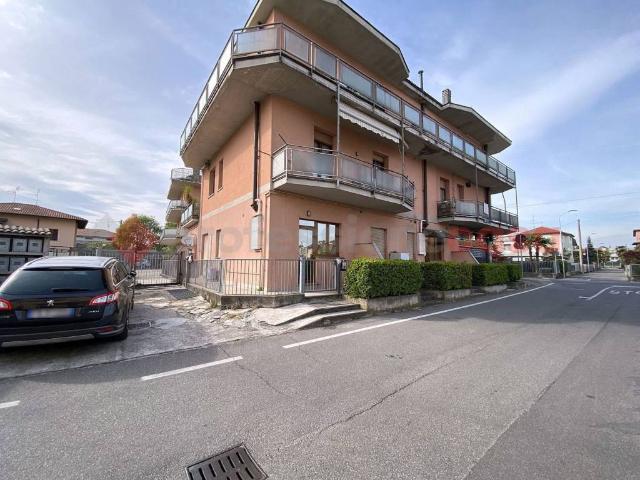 Appartamento in vendita a Osio Sotto, Lombardia