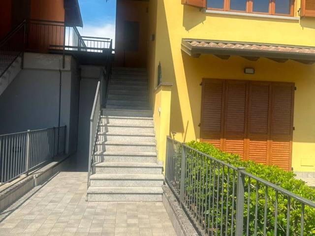 Appartamento in vendita a Osio Sotto, Lombardia