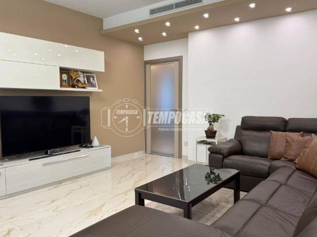 Appartamento in vendita a Osnago, Lombardia