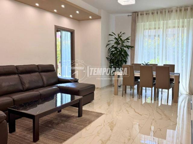 Appartamento in vendita a Osnago, Lombardia