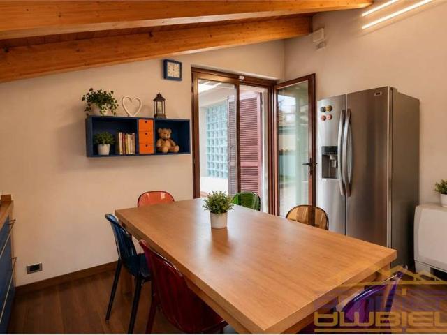 Appartamento in vendita a Osnago, Lombardia