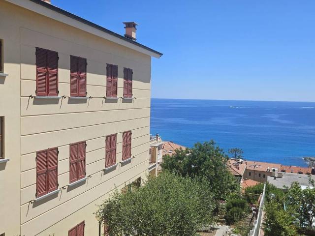 Appartamento in vendita a Ospedaletti, Liguria