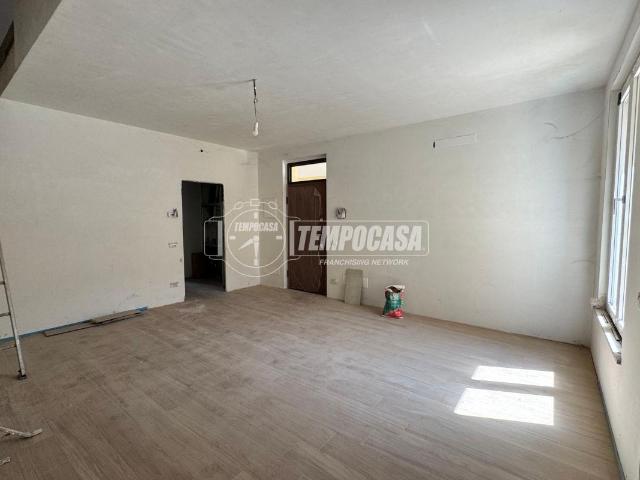 Appartamento in vendita a Ossona, Milano