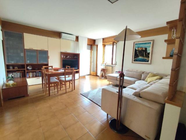 Appartamento in vendita a Asmonte, Ossona