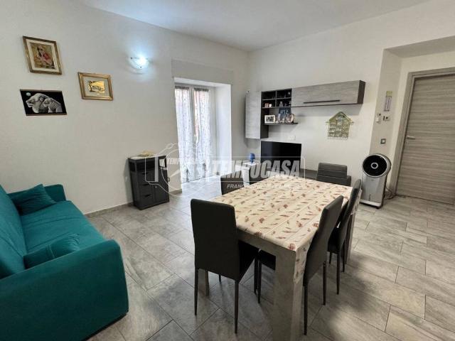 Appartamento in vendita a Ossona, Milano