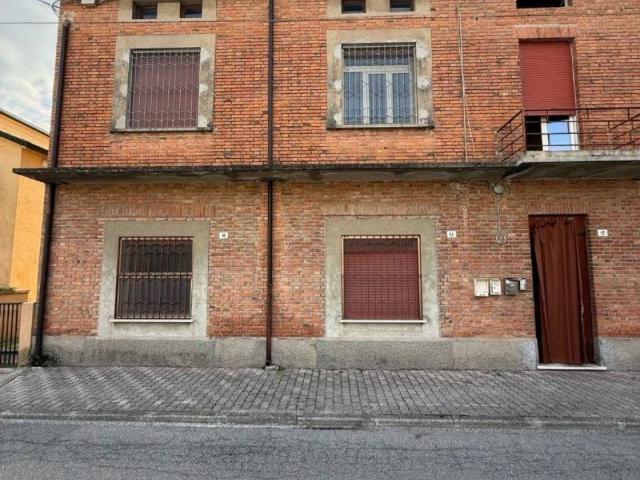 Appartamento in vendita a Ostiglia, Mantova