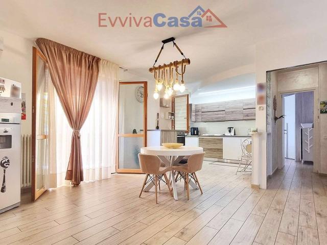 Appartamento in vendita a Casine, Marche