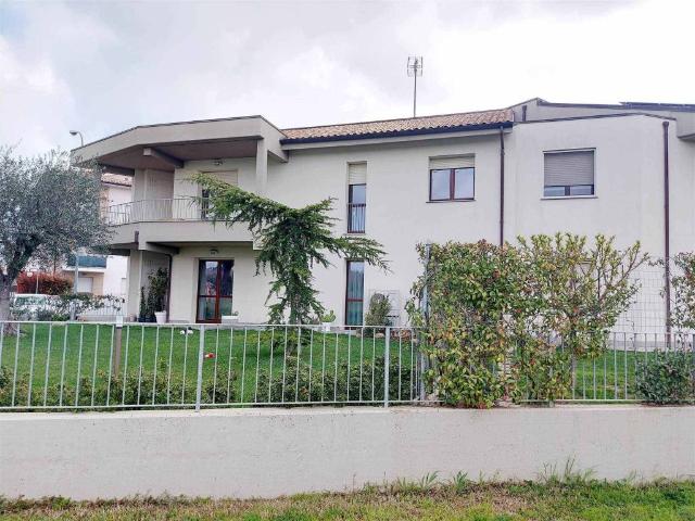 Appartamento in vendita a Casine, Marche