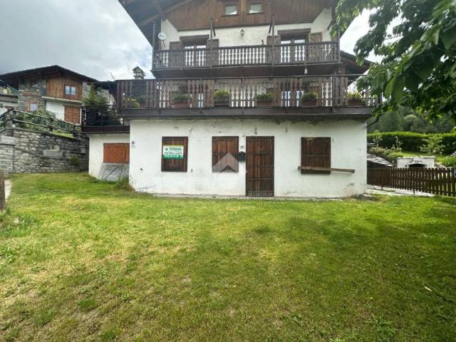 Appartamento in vendita a Oyace, Aosta