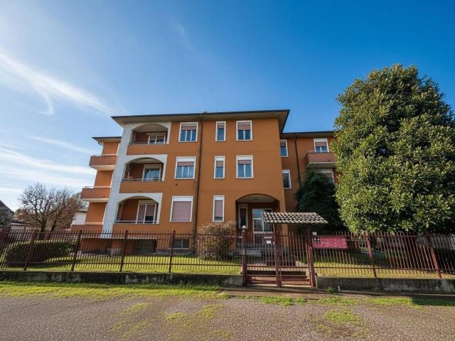 Appartamento in vendita a Ozzero, Lombardia