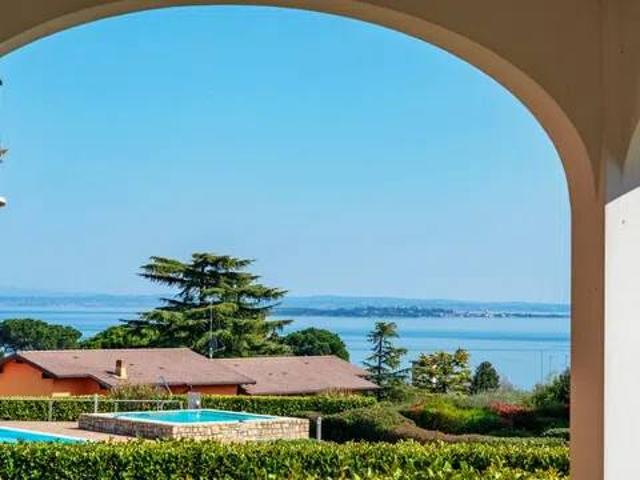 Appartamento in vendita a Padenghe Sul Garda, Lombardia