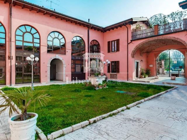 Appartamento in vendita a Padenghe Sul Garda, Lombardia