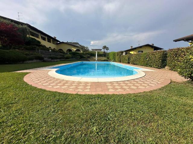 Appartamento in vendita a Padenghe Sul Garda, Lombardia