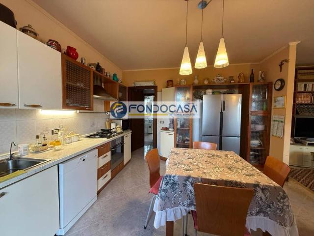 Appartamento in vendita a Padenghe Sul Garda, Lombardia
