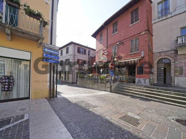 Appartamento in vendita a Padenghe Sul Garda, Brescia