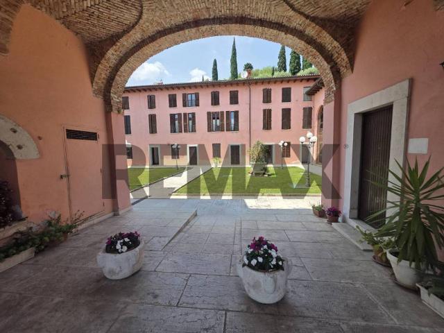 Appartamento in vendita a Padenghe Sul Garda, Lombardia