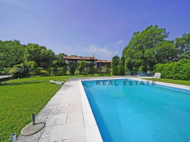 Appartamento in vendita a Padenghe Sul Garda, Brescia