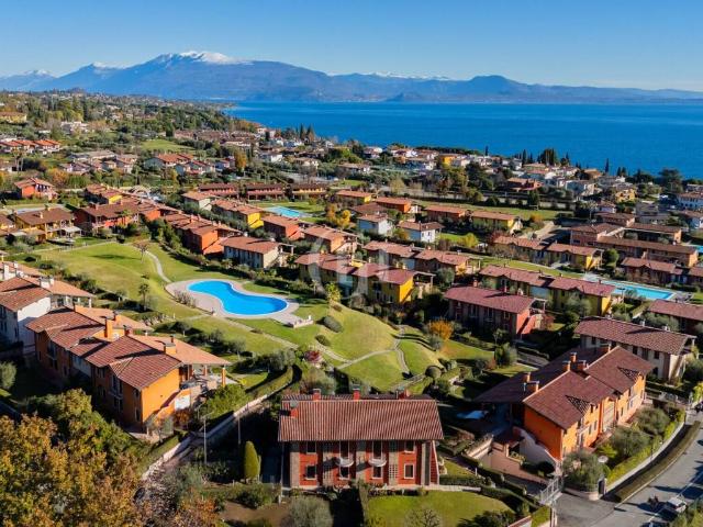 Appartamento in vendita a Padenghe Sul Garda, Lombardia