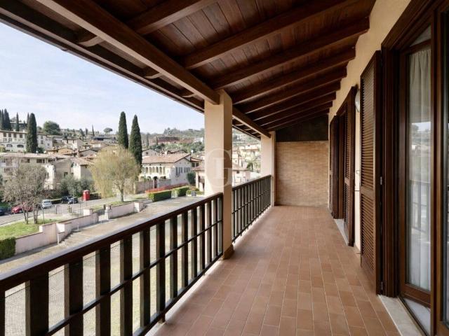 Appartamento in vendita a Padenghe Sul Garda, Lombardia