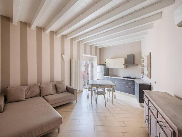 Appartamento in vendita a Padenghe Sul Garda, Brescia