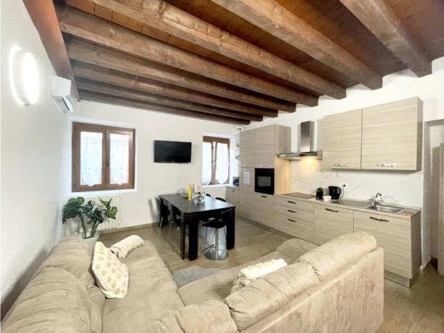 Appartamento in vendita a Padenghe Sul Garda, Lombardia
