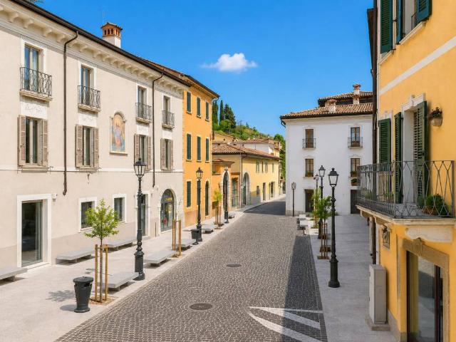 Appartamento in vendita a Padenghe Sul Garda, Lombardia