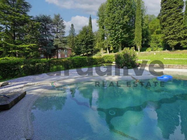 Appartamento in vendita a Padenghe Sul Garda, Lombardia