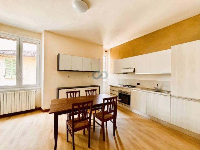 Appartamento in vendita a Padenghe Sul Garda, Lombardia