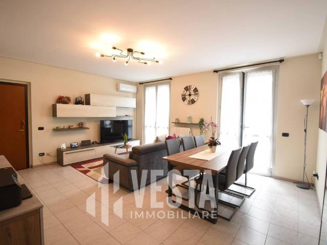 Appartamento in vendita a Paderno D'adda, Lombardia
