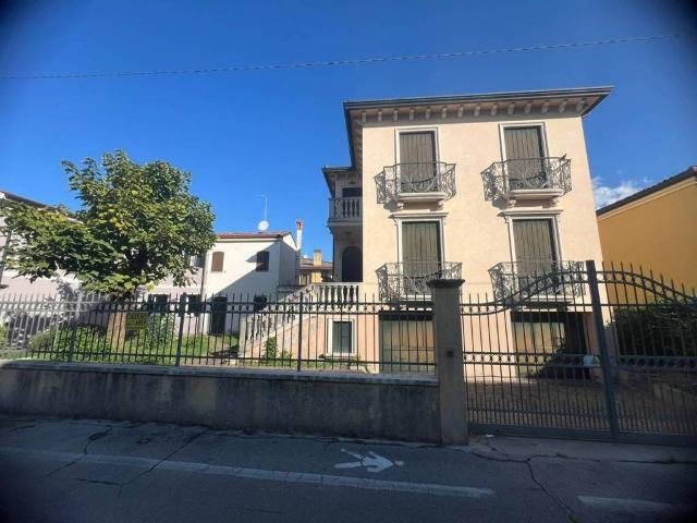 Appartamento in vendita a Padova