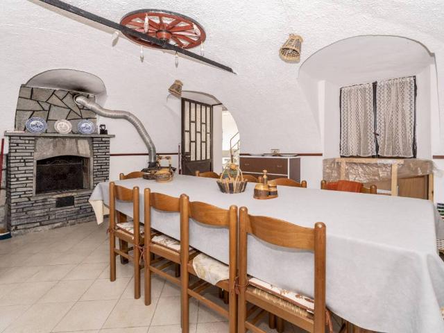 Appartamento in vendita a Calcinere, Paesana