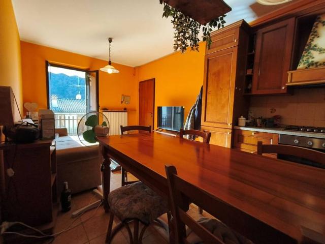 Appartamento in vendita a Palazzago, Lombardia