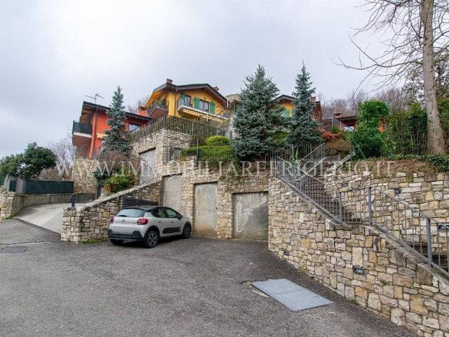 Appartamento in vendita a Palazzago, Lombardia