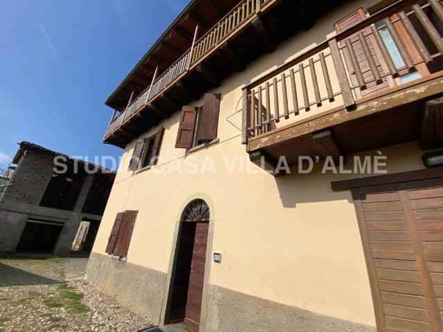 Appartamento in vendita a Brocchione, Palazzago