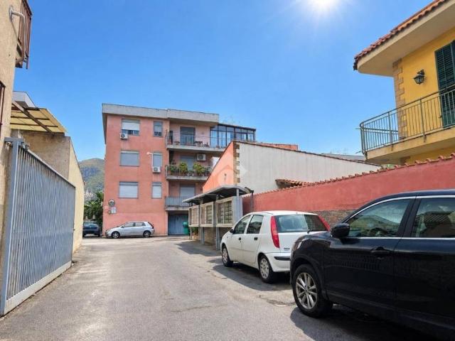 Appartamento in vendita a Roccella, Palermo