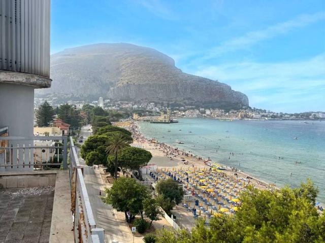 Appartamento in vendita a Mondello, Palermo