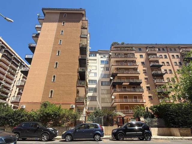Appartamento in vendita a VIII Circoscrizione, Palermo