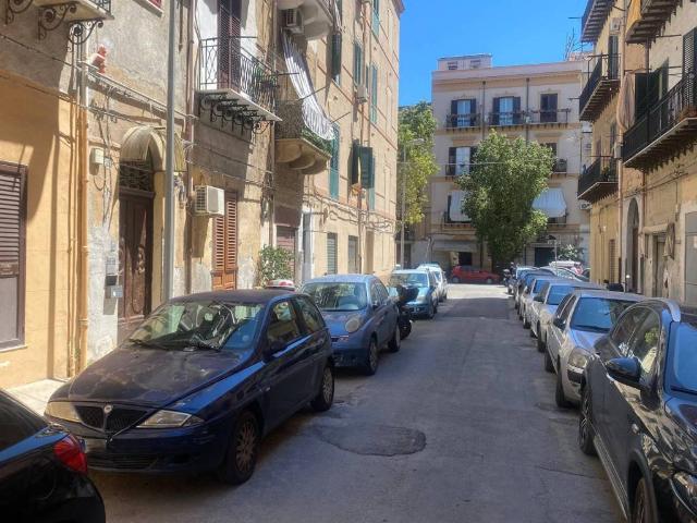 Appartamento in vendita a V Circoscrizione, Palermo