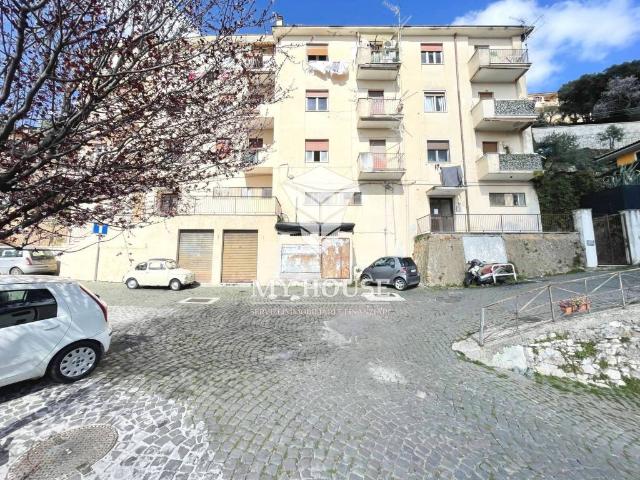 Appartamento in vendita a Scacciati, Roma Capitale