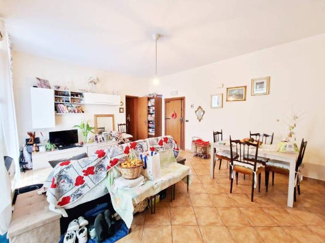 Appartamento in vendita a Scacciati, Roma Capitale