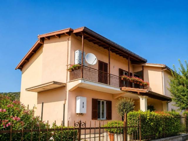 Appartamento in vendita a Le Quadrelle, Roma Capitale