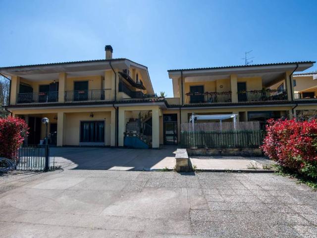 Appartamento in vendita a Villa Adriana, Roma Capitale
