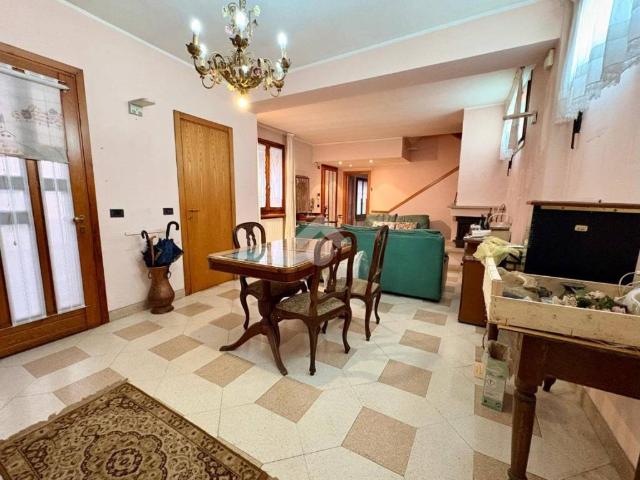 Appartamento in vendita a Palosco, Bergamo