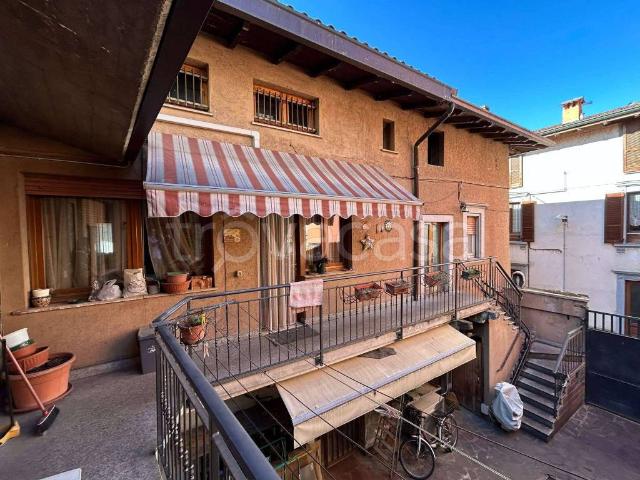Villa Indipendente in vendita a Palosco, Lombardia