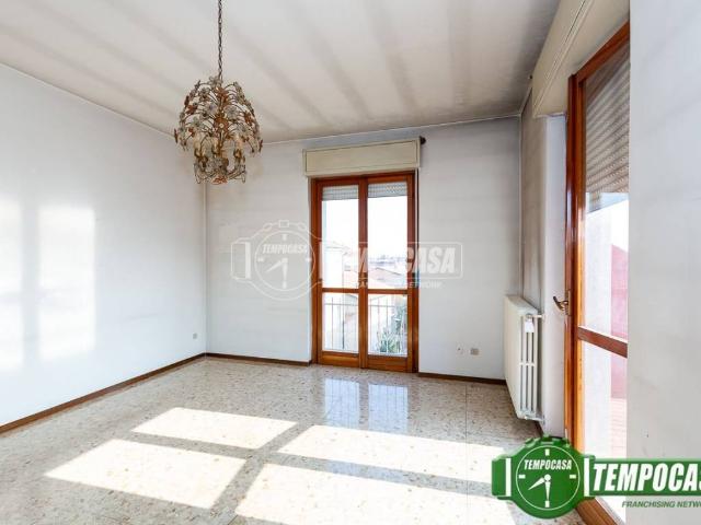 Appartamento in vendita a Pandino, Lombardia